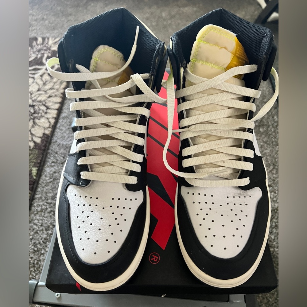 Jordan 1 Retro High size 10.5